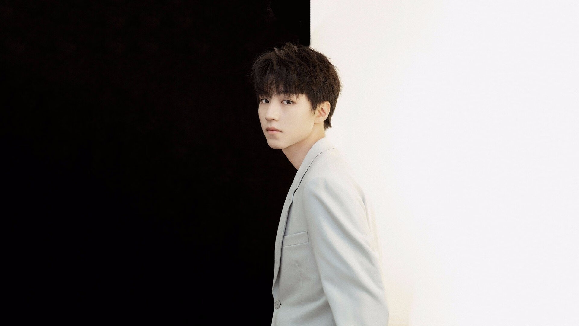 五大联赛是否在高控阶段主动拉宽站位分散防守,五大联赛停摆