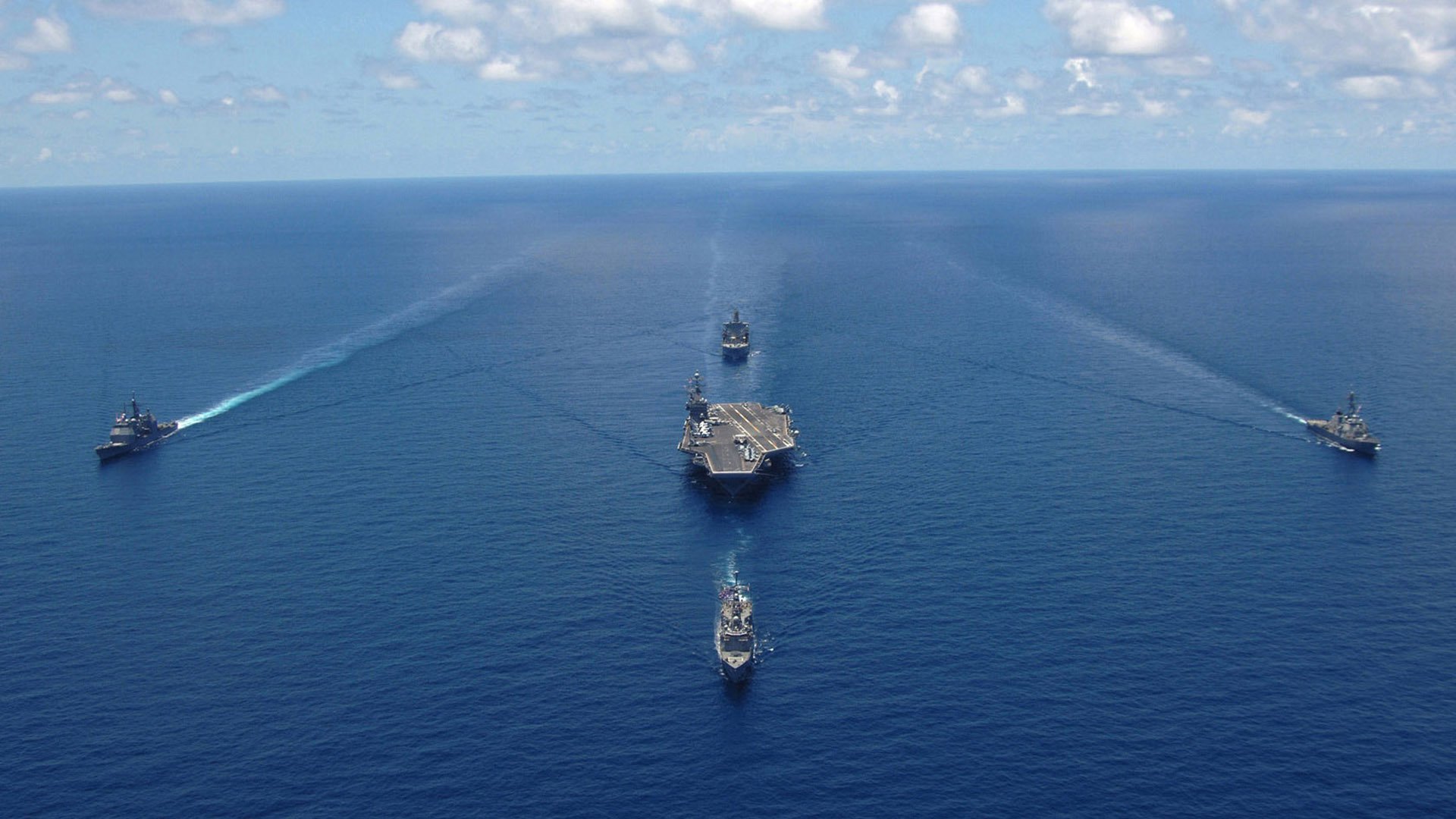 朗斯边翼结合打出犀利反击推动比赛节奏，朗斯啥意思