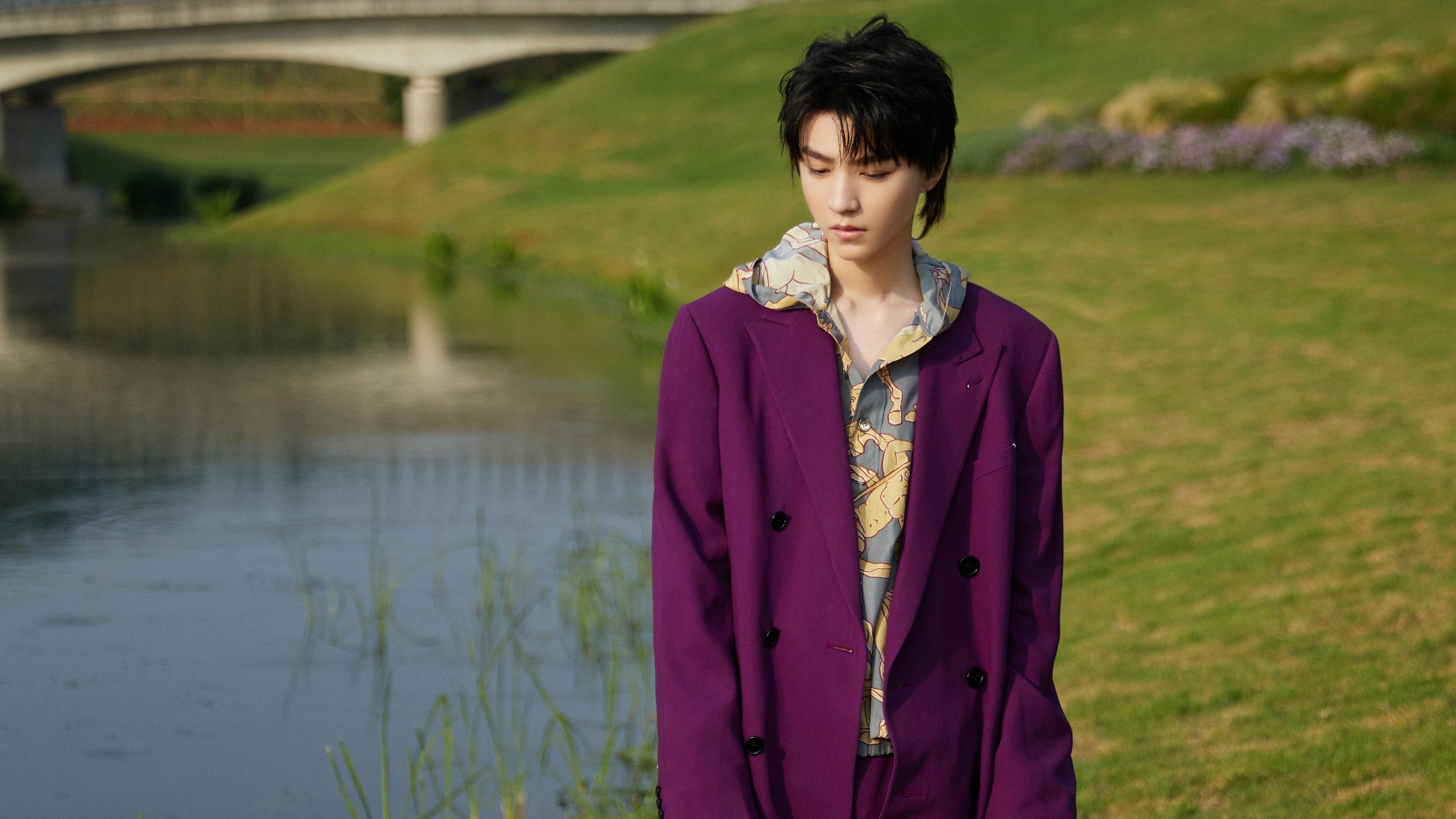 拜仁官宣签下英格兰中场新星,拜仁英格兰小将